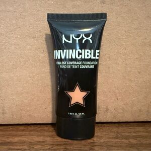 NYX Invincible Foundation - Tan